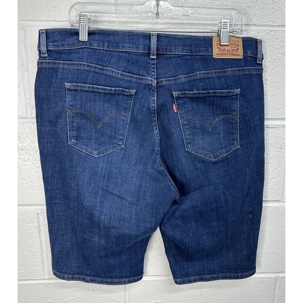 Levis very good